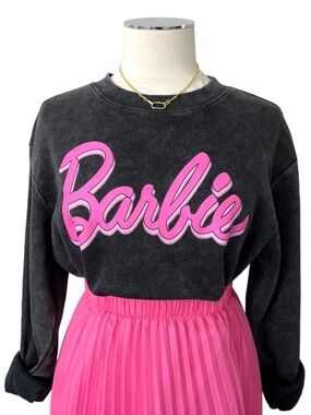 BARBIE Black Gray Pink Sweater Sz Small Crewneck Graphic Cotton Sweatshirt